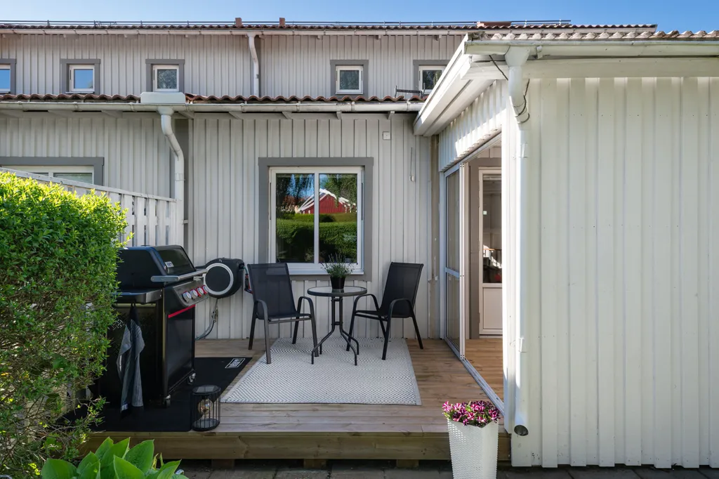 Terrass - Apartment with Balcony in Mantorp