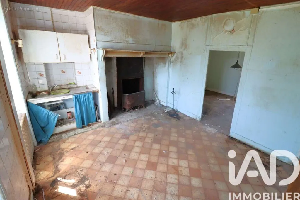 Maison en Pierre avec Vue sur Vallée à Combressol
