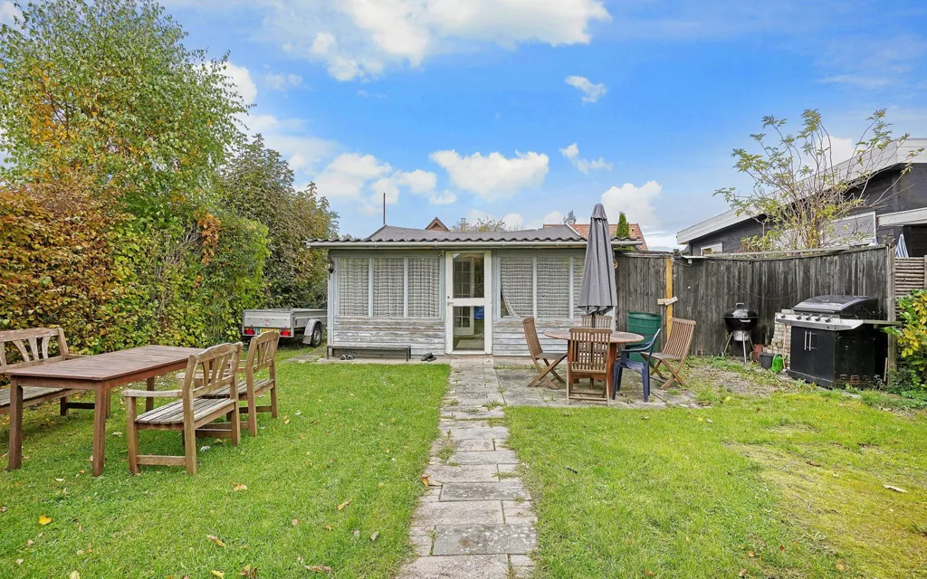Aed - Cottage with Garden in Søborg