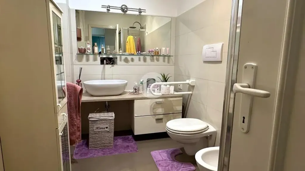 Salles de bain - Rustic-Style Flat with Balcony in Rome