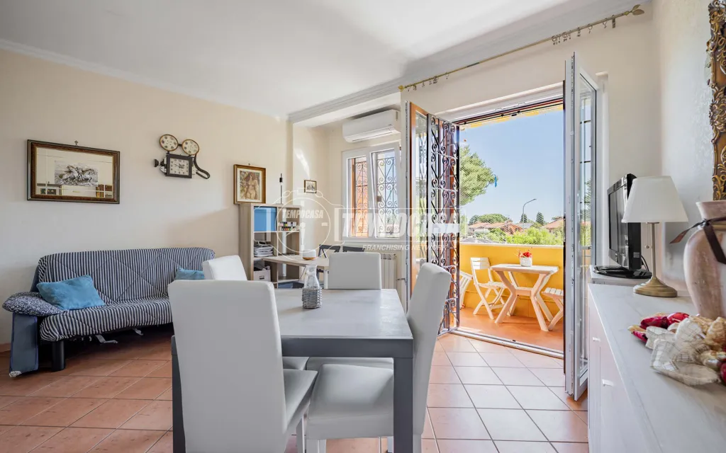 Salle à manger - Rustic Bilocale with Pool in Ladispoli