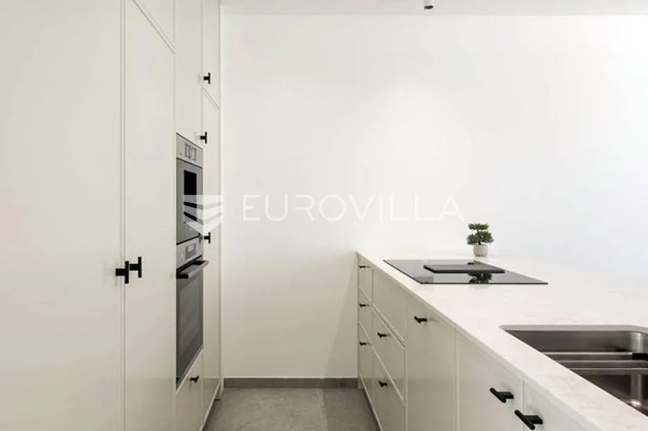 Cuisine - Renovated Villa with Private Marina in Trogir