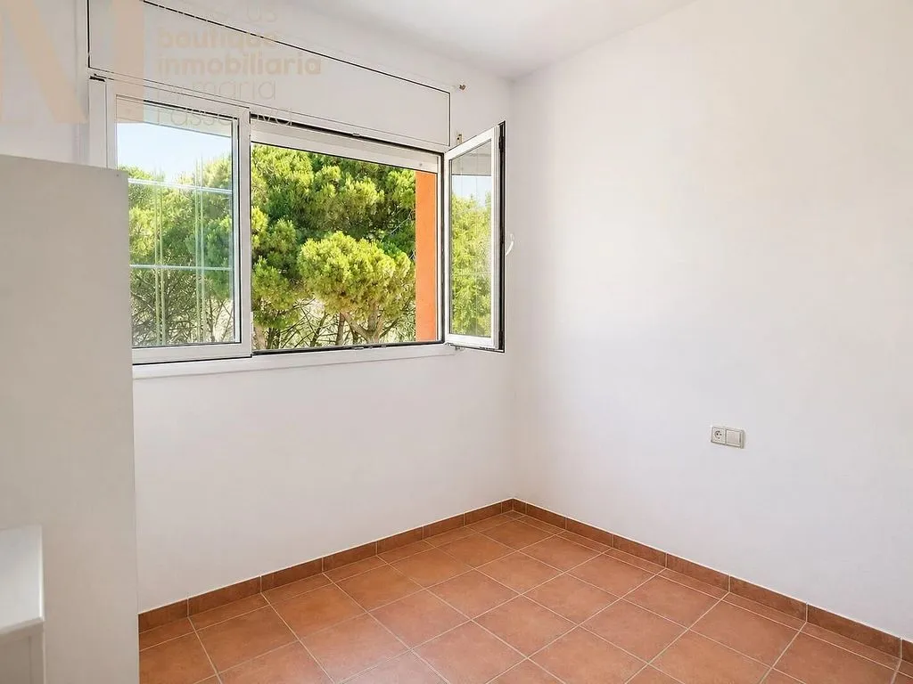 Toad - Chalet with Sea View and Pool in Calella