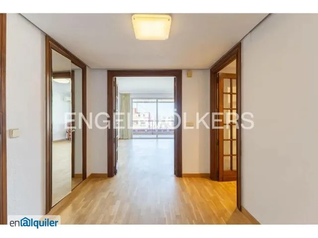 Esik - Apartment with Terrace in Extramurs, Valencia