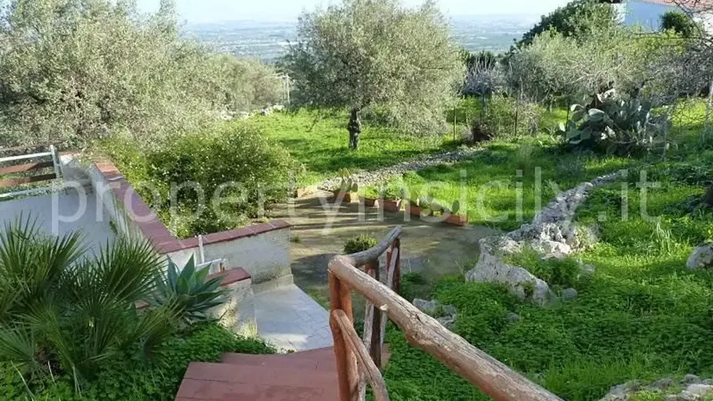 Villa with Panoramic Views in Noto