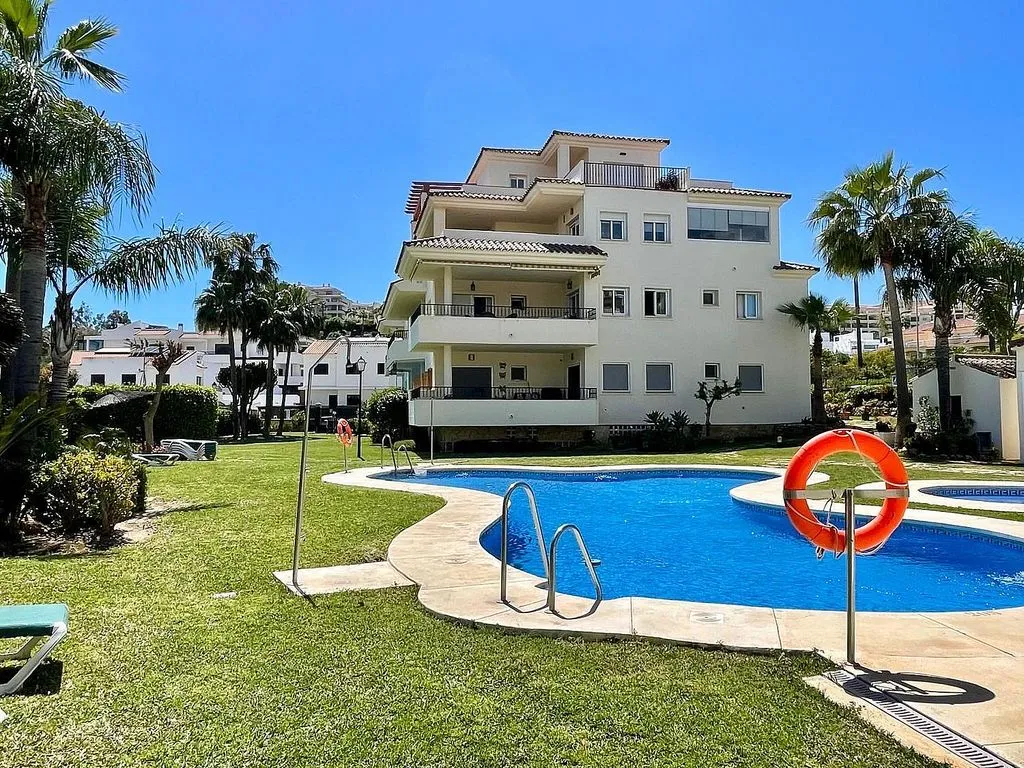 Bassein - Modern Penthouse with Pool in Mijas Golf