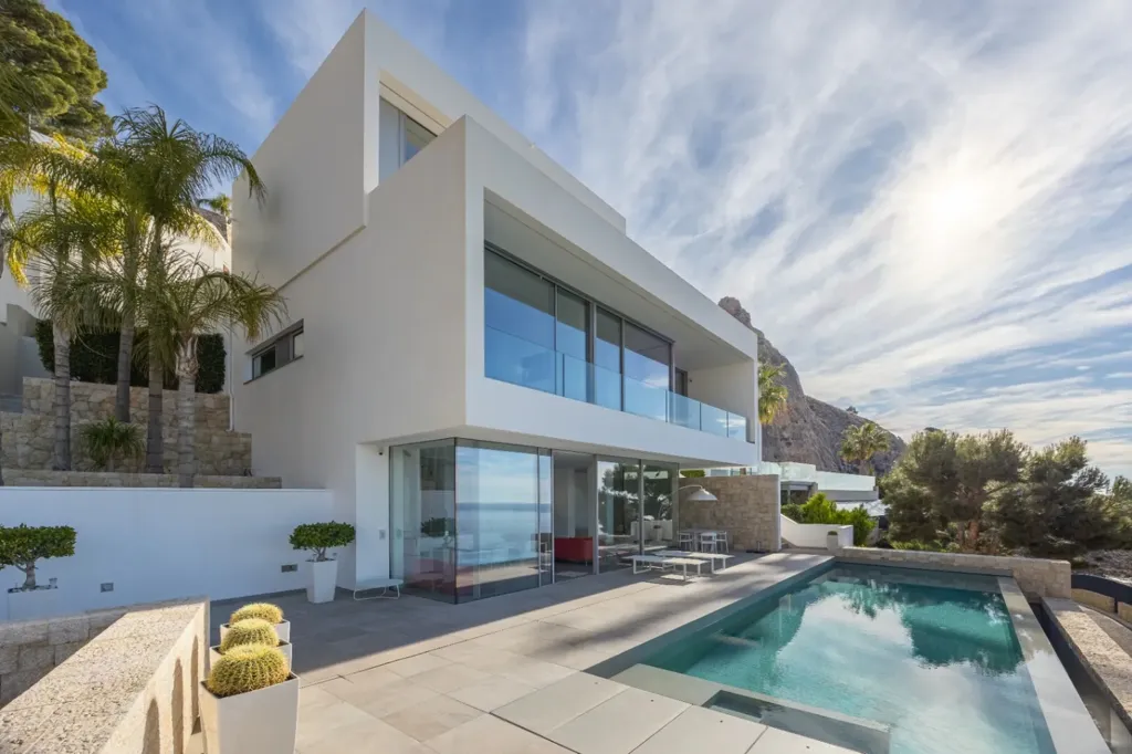 Bassein - Modern Villa with Sea Views in Mascarat, Altea