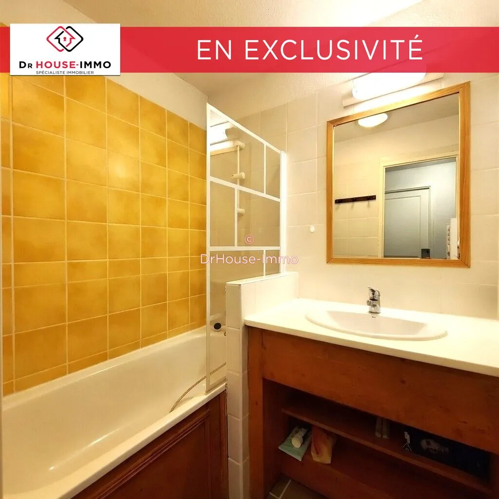 Salles de bain - Appartement avec Balcon et Piscine à Super-Besse