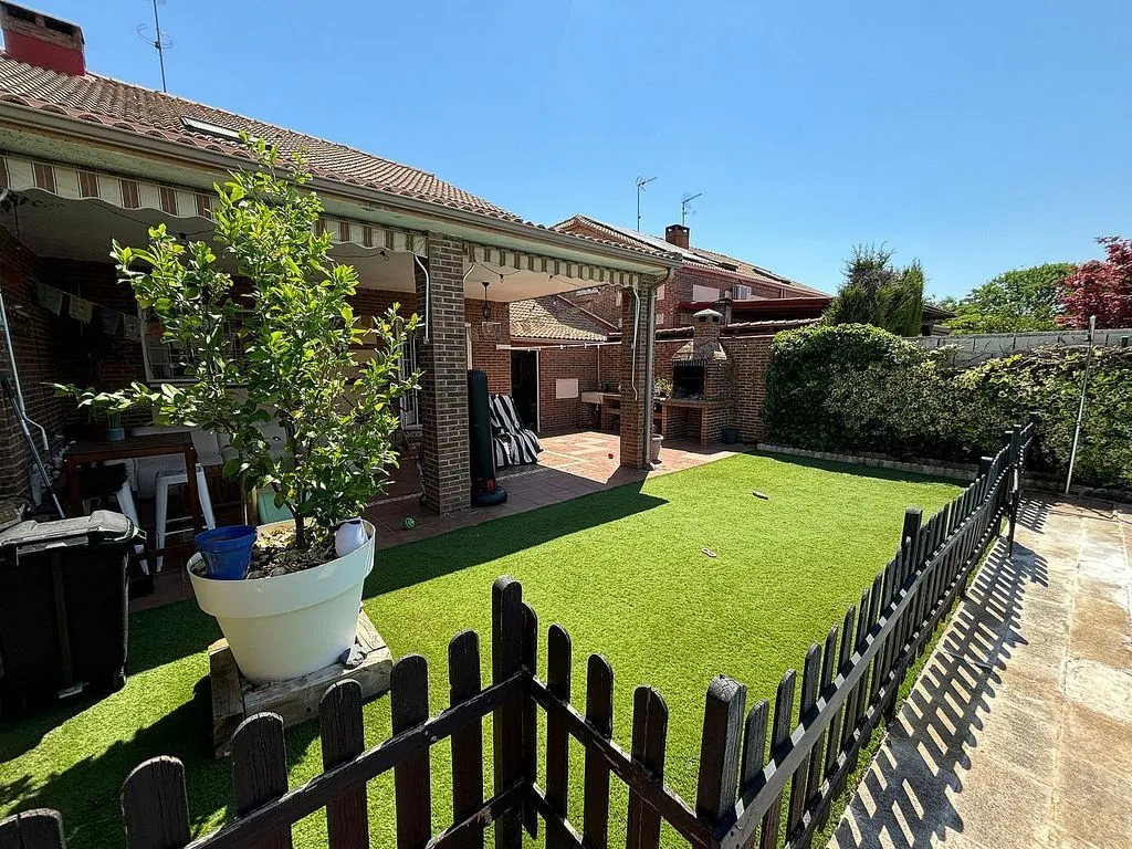 Jardin - Pared Chalet with Pool in Belvalle