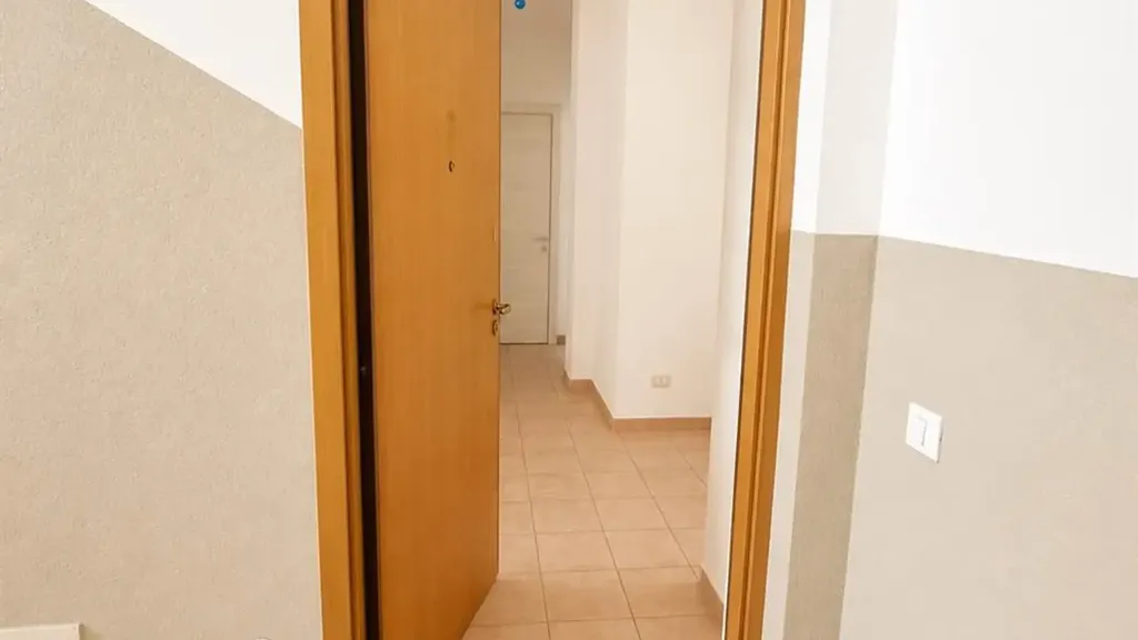 Hallway - Bright Two-Bedroom Apartment in Pioltello