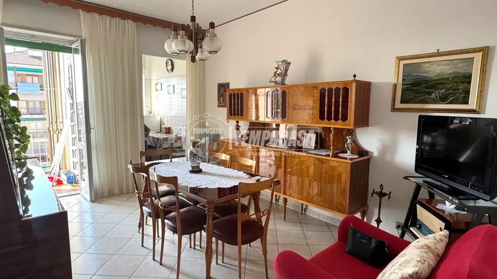 Söögituba - Rearranged Apartment with Balcony in Collegno
