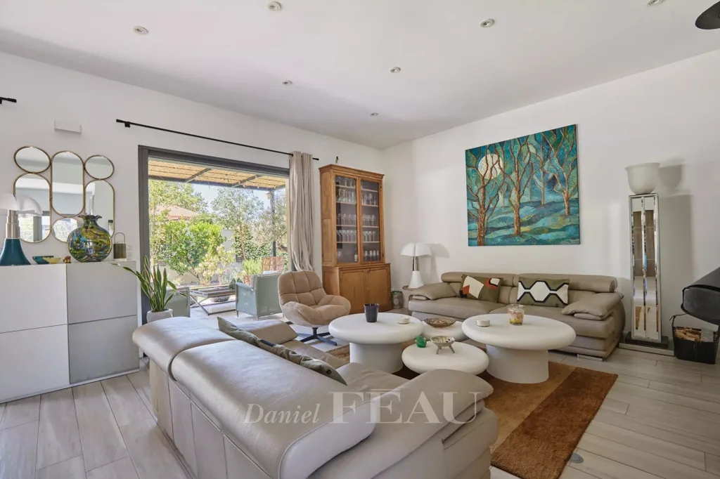 Elutuba - Contemporary House with Pool near Paradou