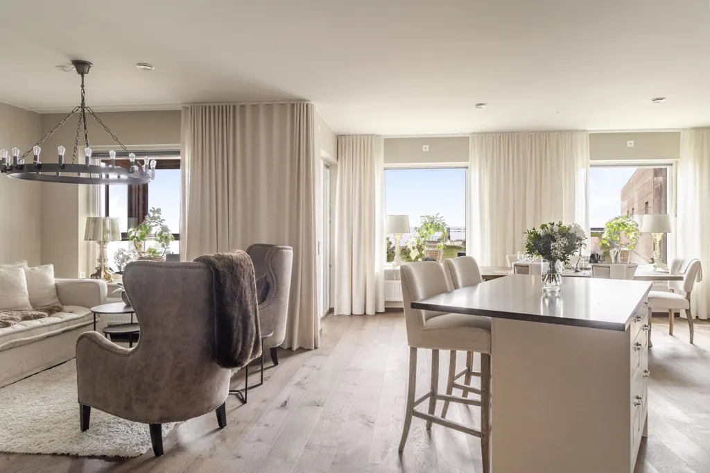 Söögituba - Seafront Apartment with Balcony in Bacchus