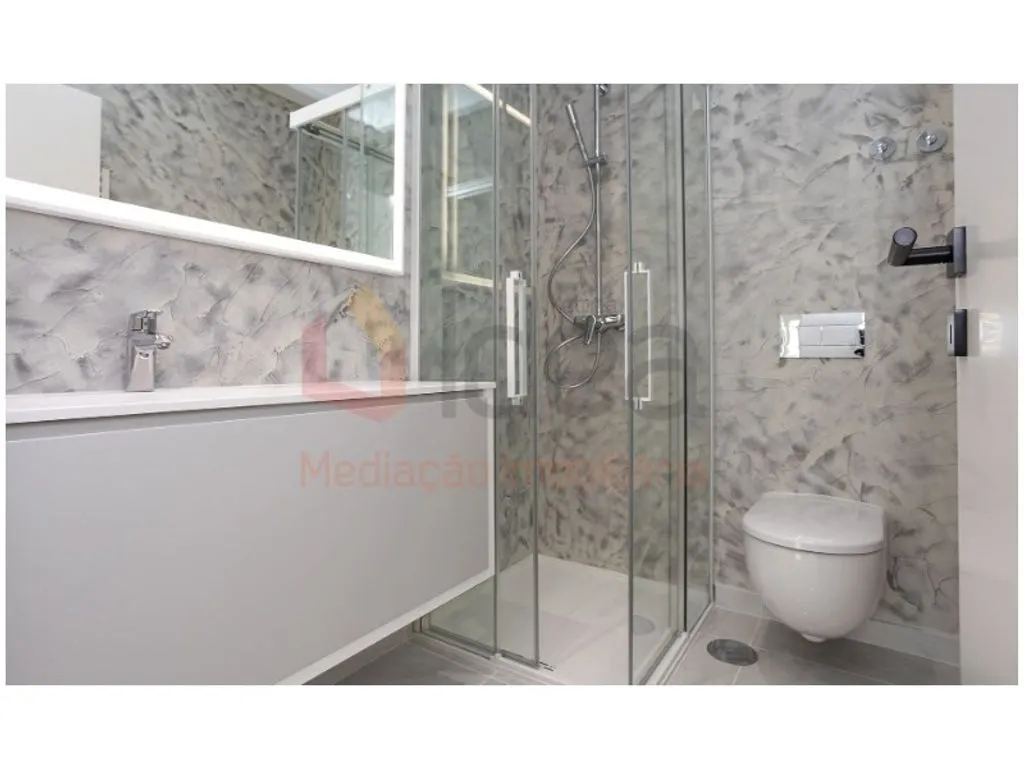 Salles de bain - Luxury Apartment with Balcony in Montijo