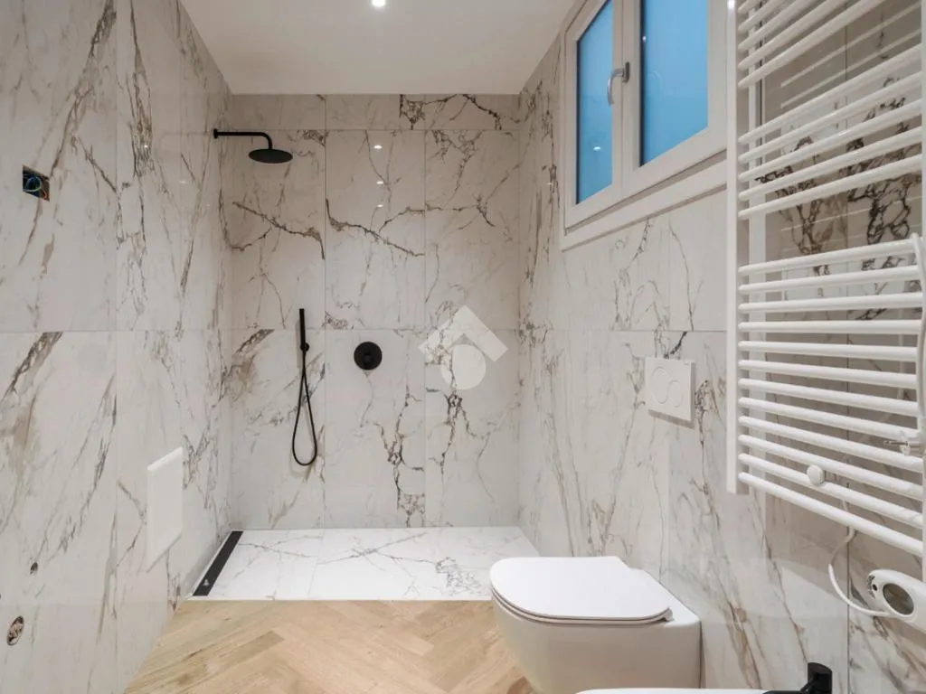 Salles de bain - Quadrilocale with Terrace in Brescia Centre