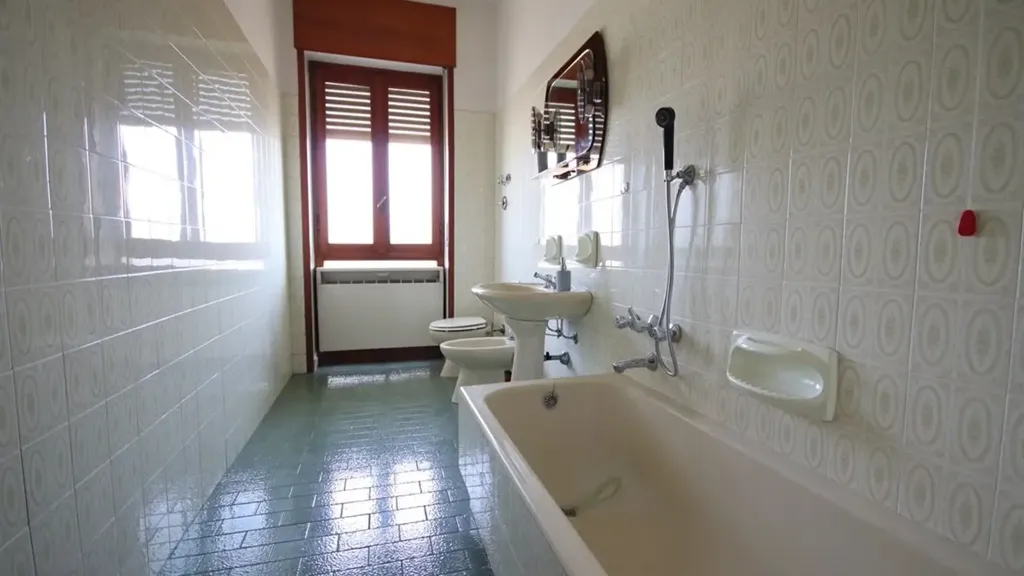 Vannitoad - Quadrilocale with Balcony in Monza
