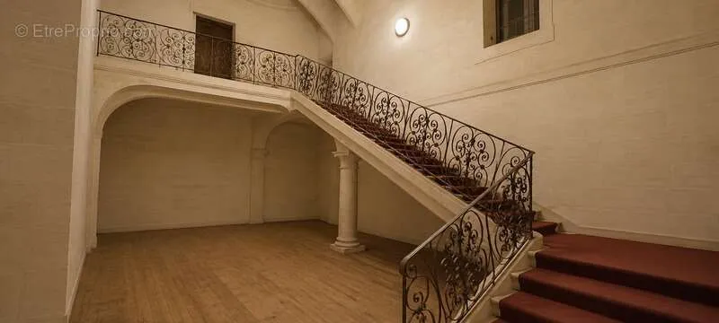 Stanze - Commercial Property with Loft in Sommières Centre