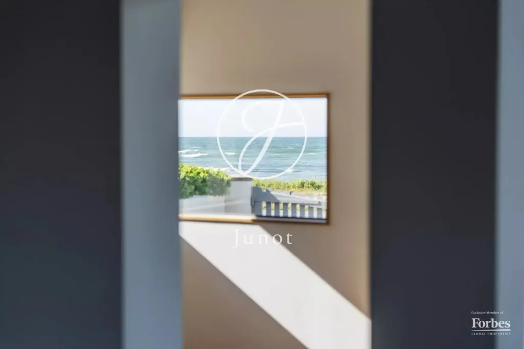 Pièces - Villa Rénovée Face à la Mer avec Piscine au Croisic