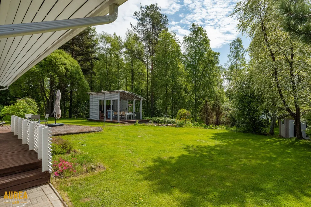 Giardino - Modernised Detached House with Garden in Ii
