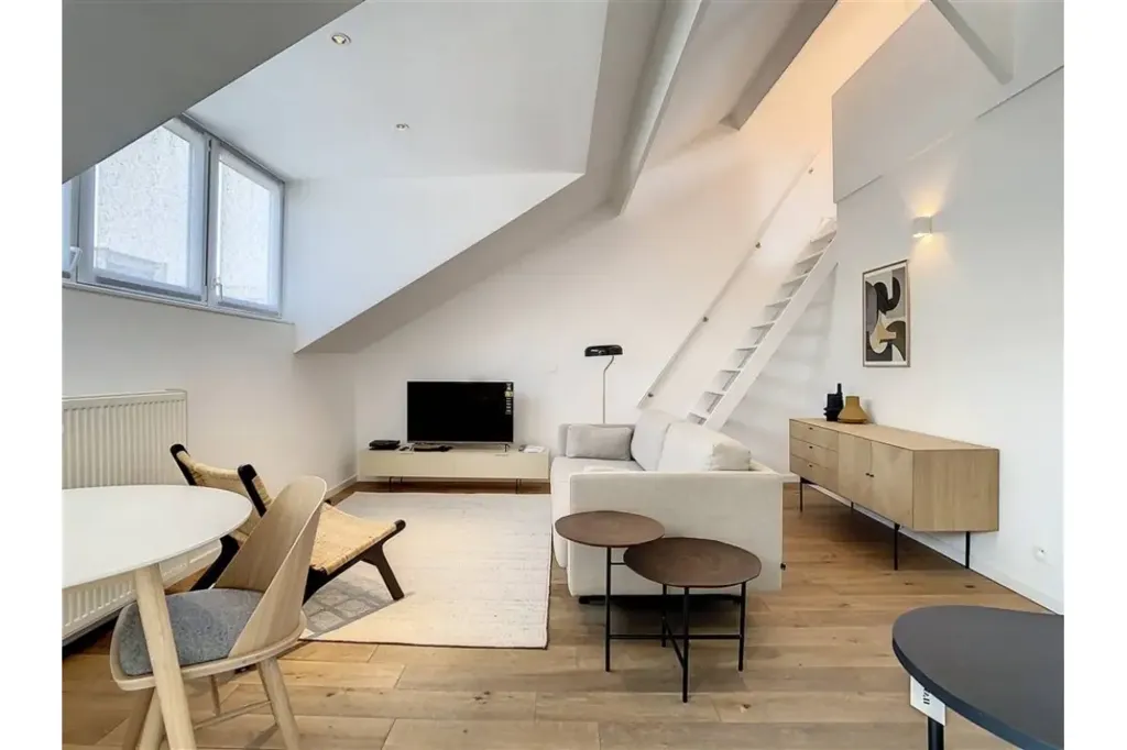 Elutuba - Duplex Apartment with Mezzanine in Marais, Brussels