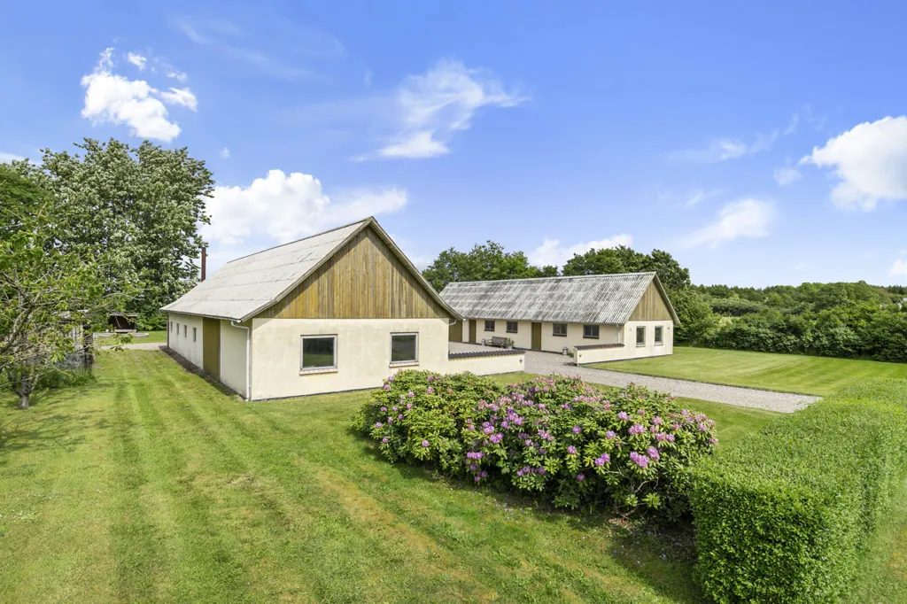 Exterior - 1952 Villa with Garden in Aars