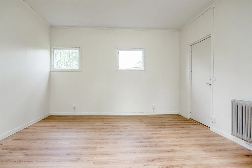 Toad - 2-Storey Villa with Workshop in 795000 SEK