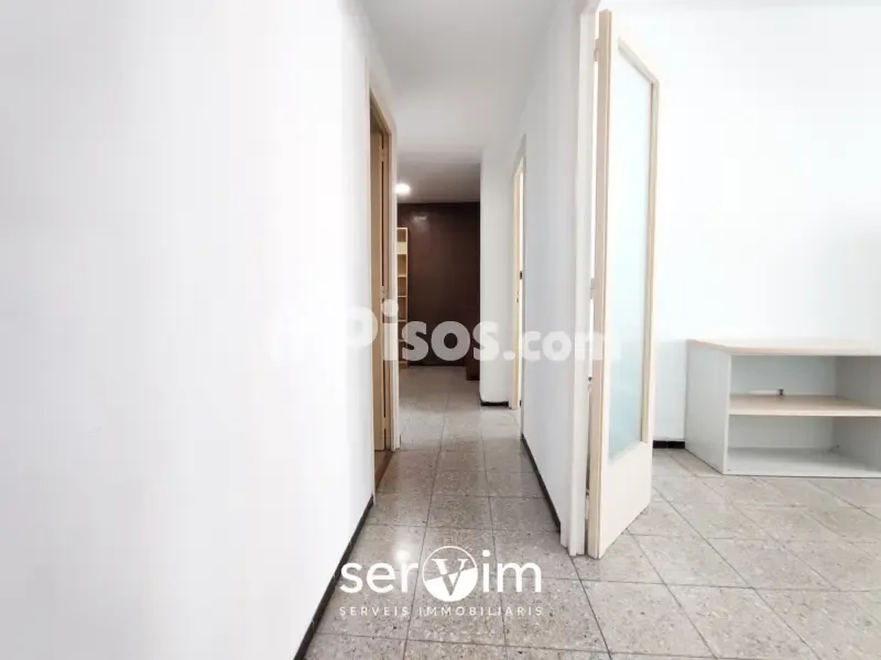 Esik - Apartment with Balcony in Girona Centre