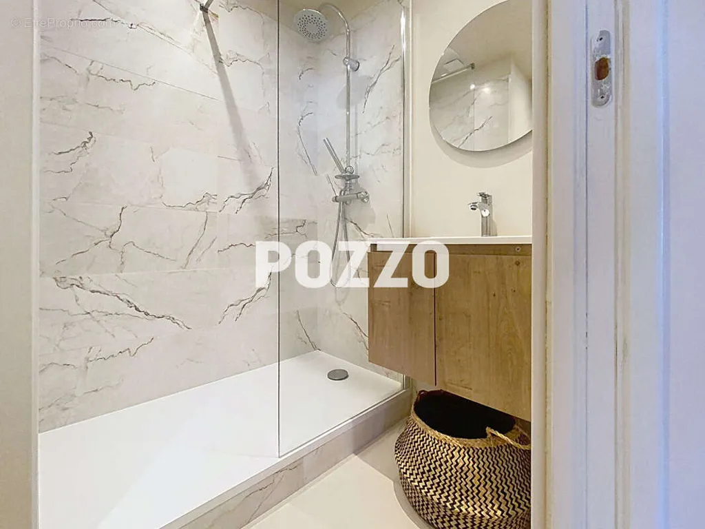 Salles de bain - Appartement Charmant avec Emplacement Central à Trouville-sur-Mer