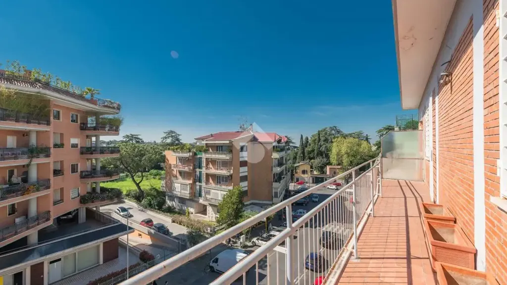 Balcone - Apartment with Panoramic Balcony in Rome