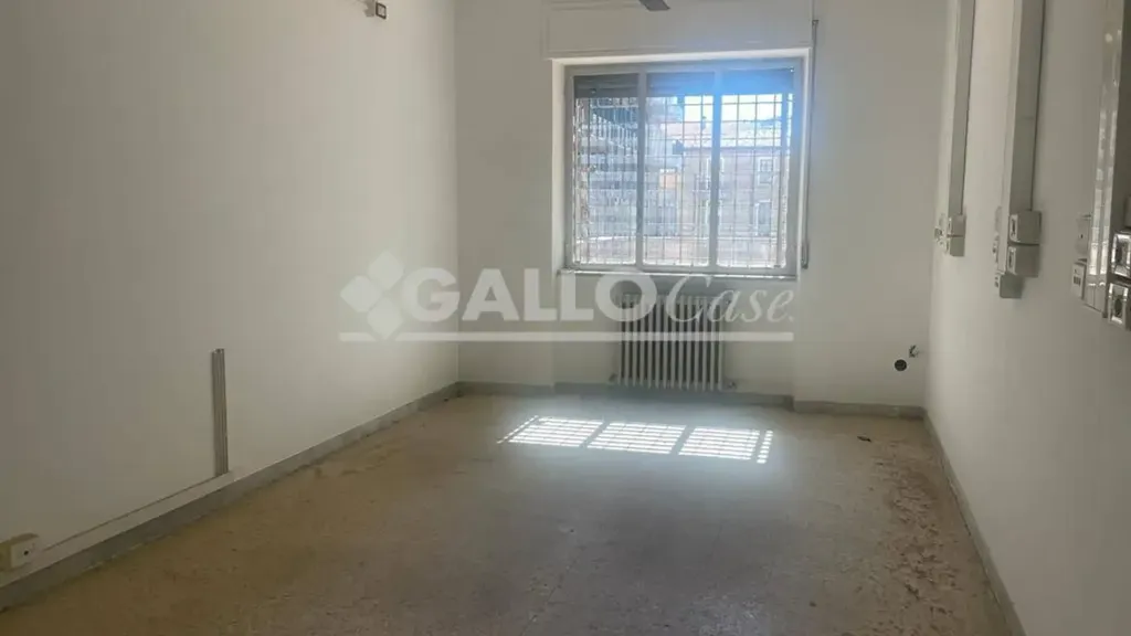 Central Apartment with Balconies in Cosenza