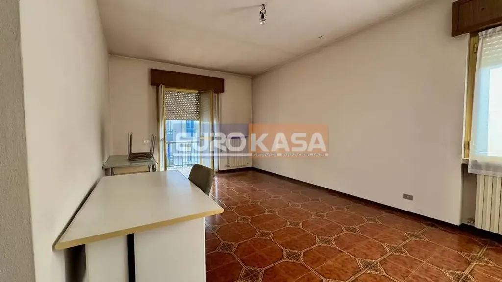 Bureau - Villa with Garden in Osio Sopra