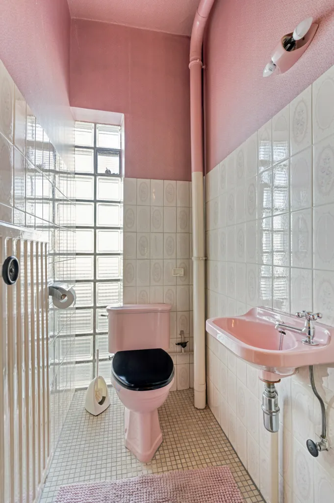 Salles de bain - Maison avec Hangar au Centre de Mol