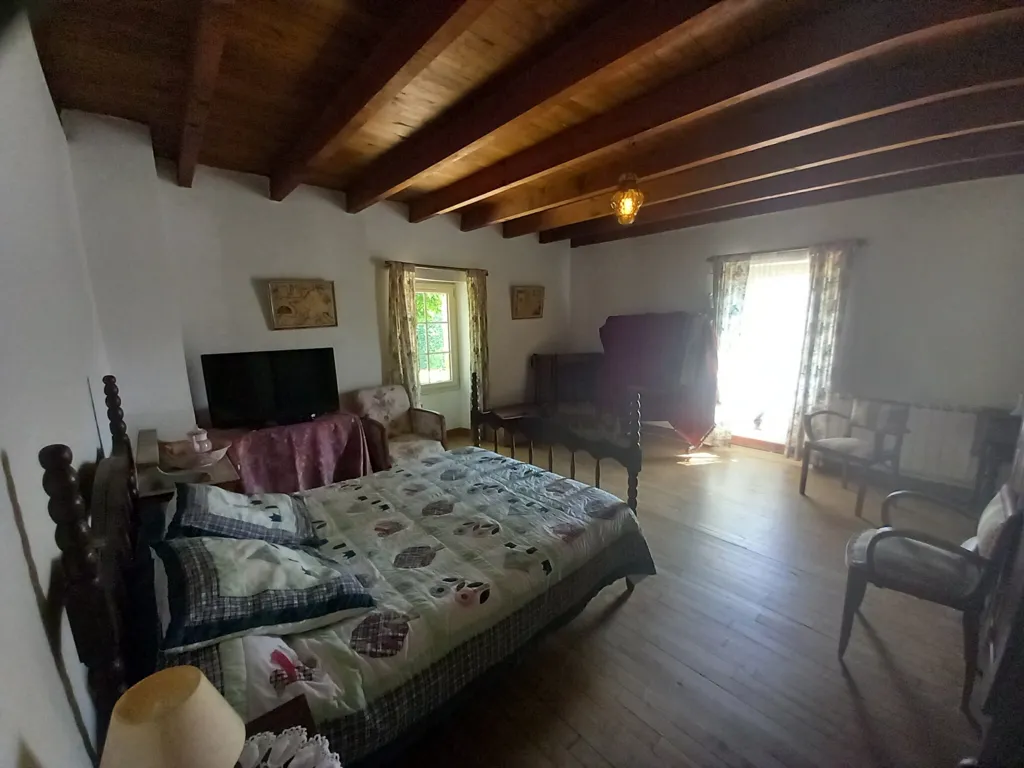 Chambres - Corps de ferme en pierre avec piscine près de Sarlat