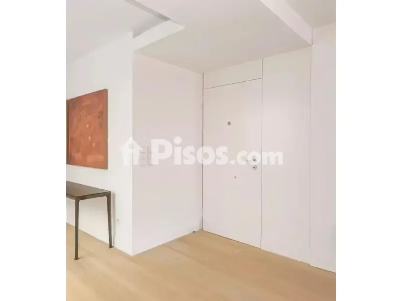 Entrée - Modernised Apartment with Views in Recoletos