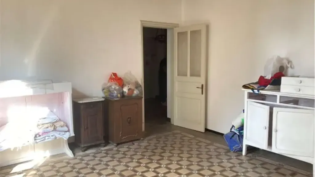 Chambres - Central 5-Bedroom Apartment in Albenga