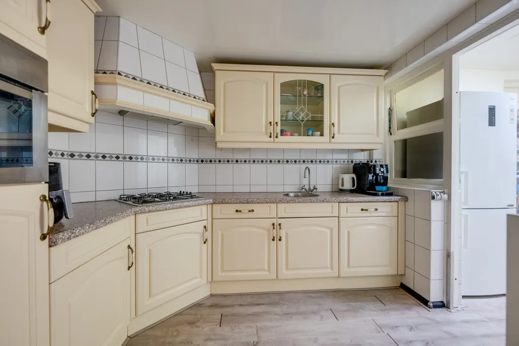 Cuisine - Two-Storey House with Garden in Rijen