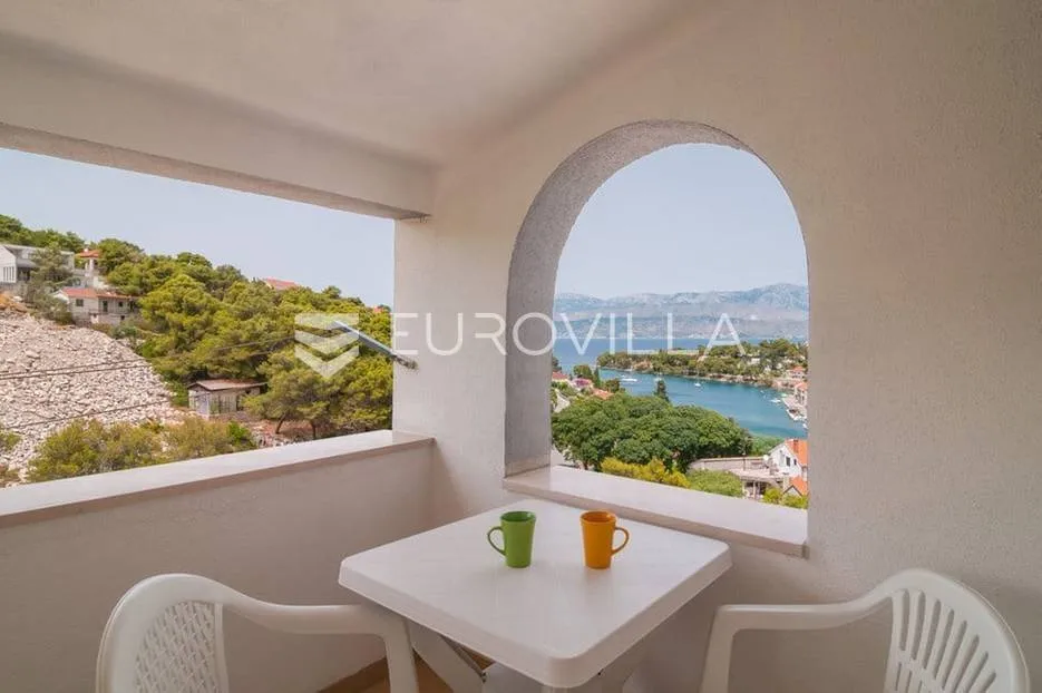 Terrass - House with Sea View in Brac, Splitska