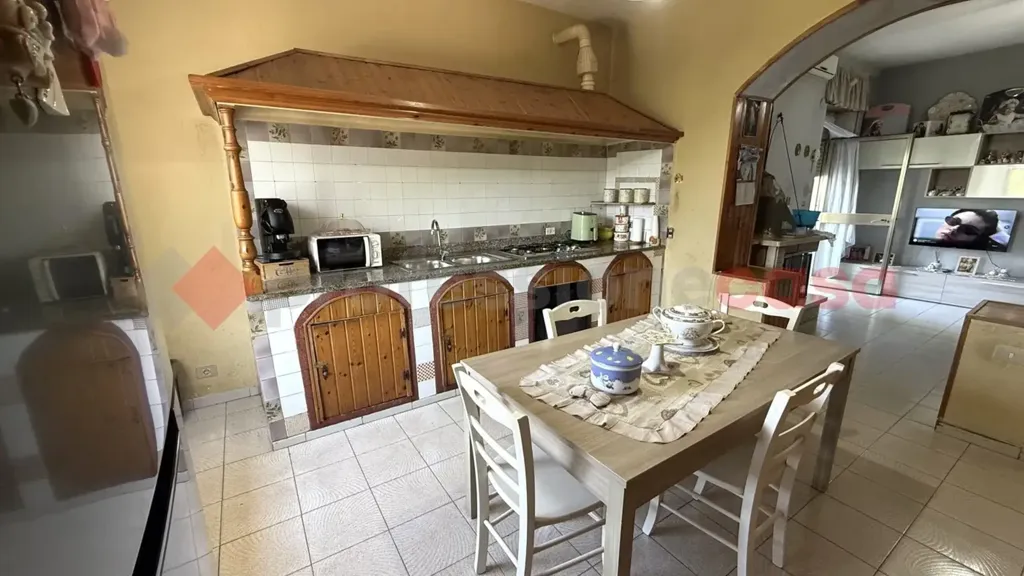 Cuisine - Spacious Apartment with Large Gardens in Paolisi