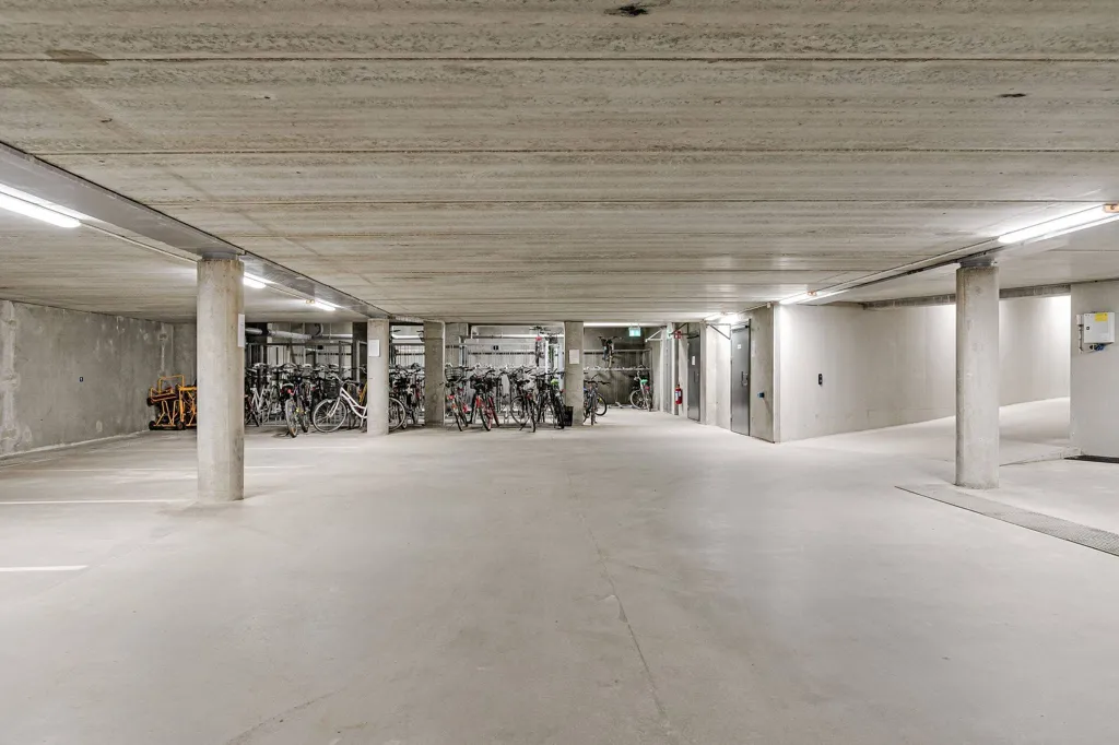 Garage - Modern Flat with City Views in Linköping