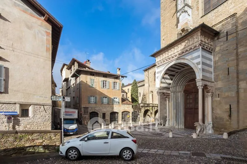 Exterior - Furnished Flat with Balcony in Bergamo's Città Alta