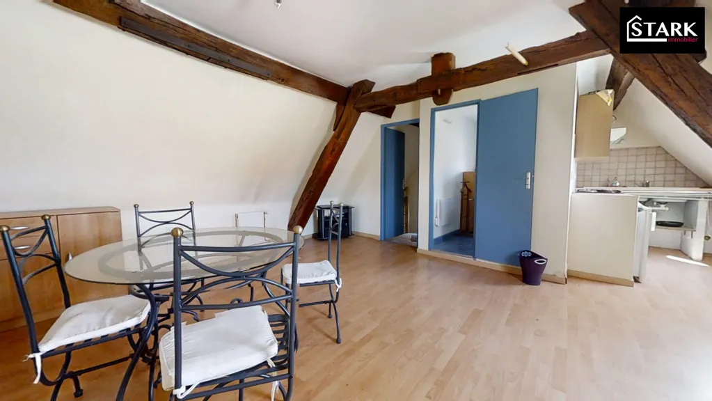 Salle à manger - Maison Chargée d'Histoire avec Terrasse à Lomont