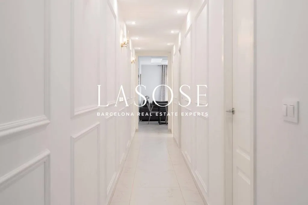 Esik - Luxury Apartment with Balcony in Eixample