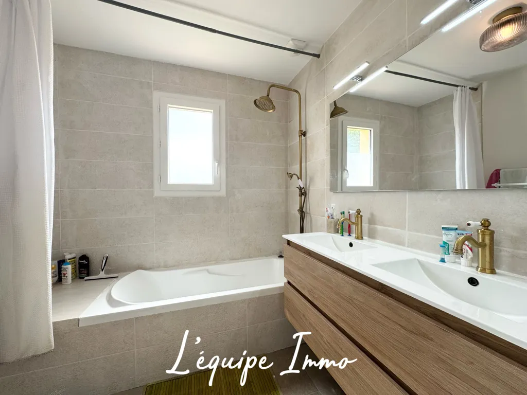 Bathrooms - Modern House with Garden near Cadours