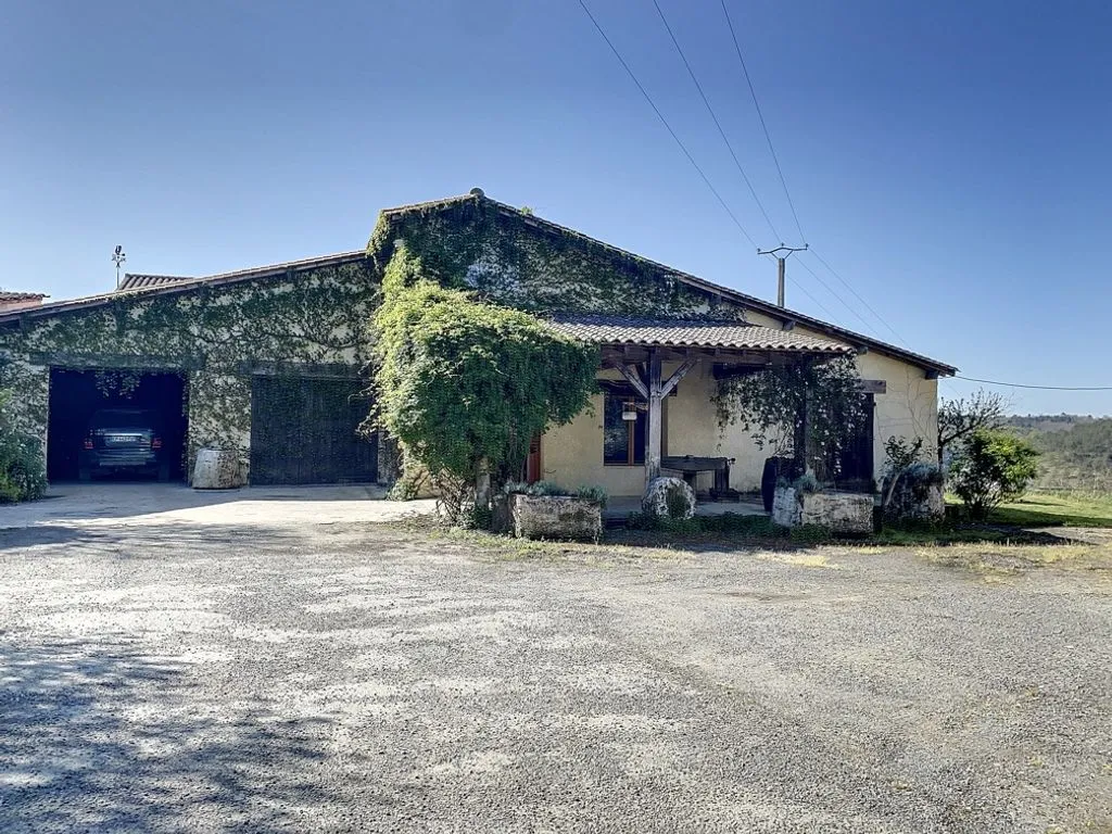 Välivaade - Luxury House with Pool in Grun-Bordas