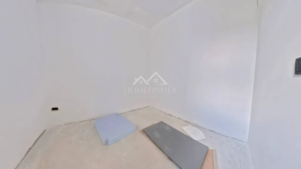 Toad - Spacious Apartment with Parking in Mala Erpenja