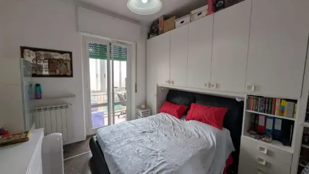Chambres - Bright 2-Bedroom Apartment with Balcony in Genoa