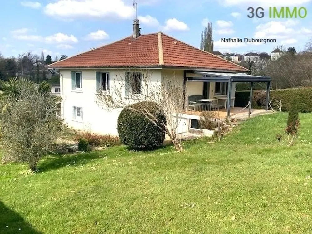 Garden - Family House with Balcony in Saint-Amour