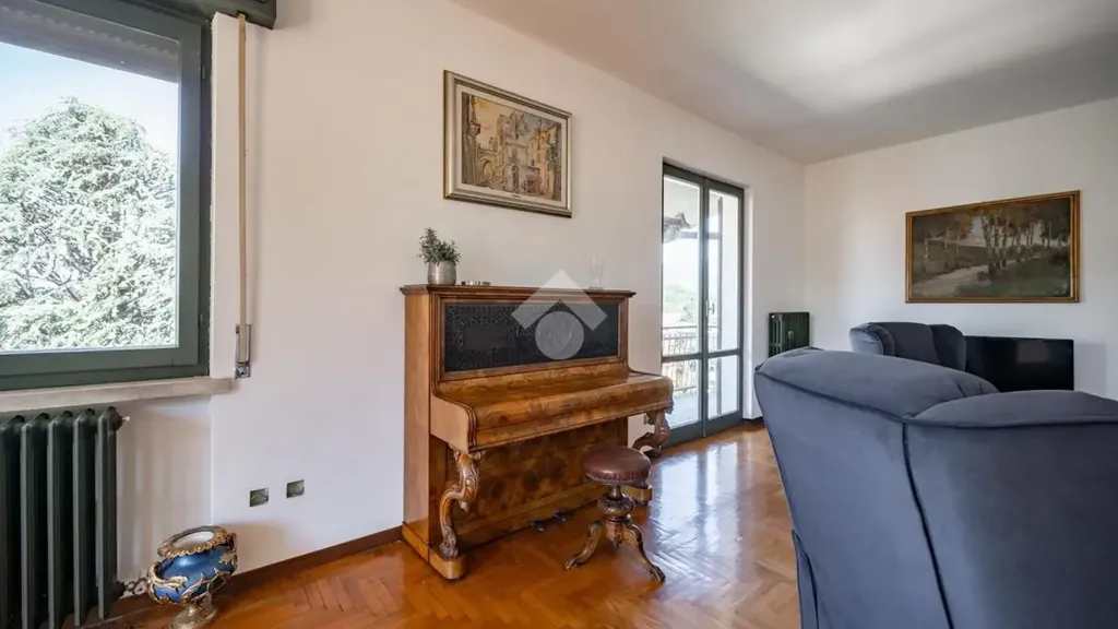 Séjour - Apartment with Panoramic View in Castello Di Brianza