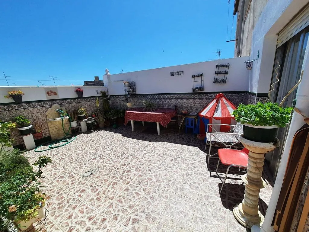 Jardin - Apartment with Garage and Air Conditioning in Almansa