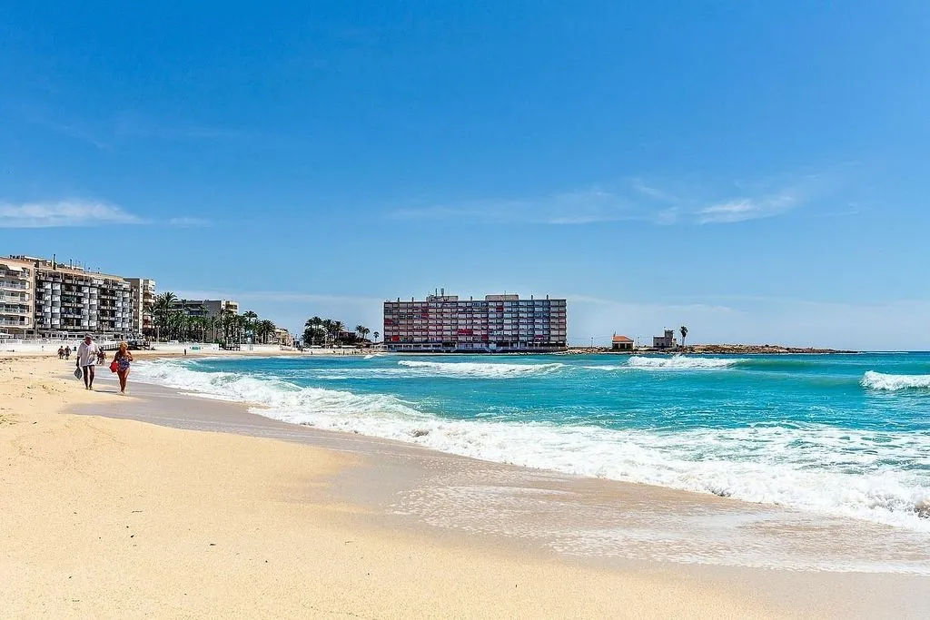 Modern Apartment with Pool near Torrevieja Beach
